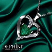 Load image into Gallery viewer, Green Heart pendant necklace