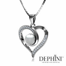 Load image into Gallery viewer, Pearl Heart Pendant